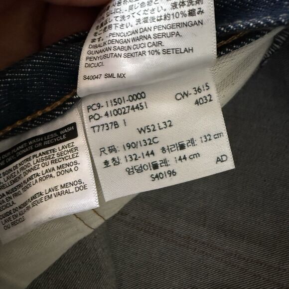 Levis 501 Original Fit Jeans Mens Size 52x32 Dark Wash Denim Blue Button Fly - Picture 8 of 16